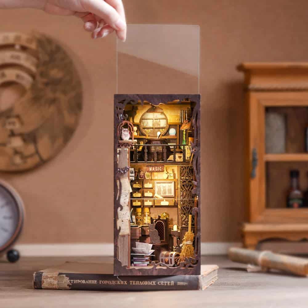 Book Nook Pharmacie magique