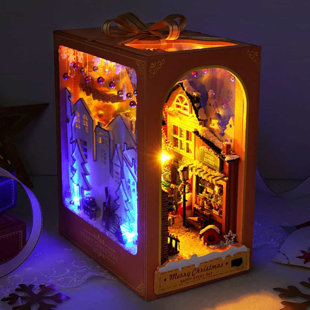 Book Nook Joyeux Noel